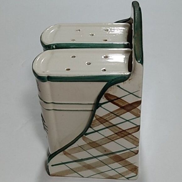 Vintage Japan Handpainted Ceramic Wall Mount Salt & Pepper Shaker Set Roosters - Picture 3 of 13